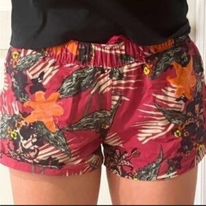 Nwot ▶️ Patagonia ◀️ Kelp Garden Pink Print Barely Baggies Shorts. Medium